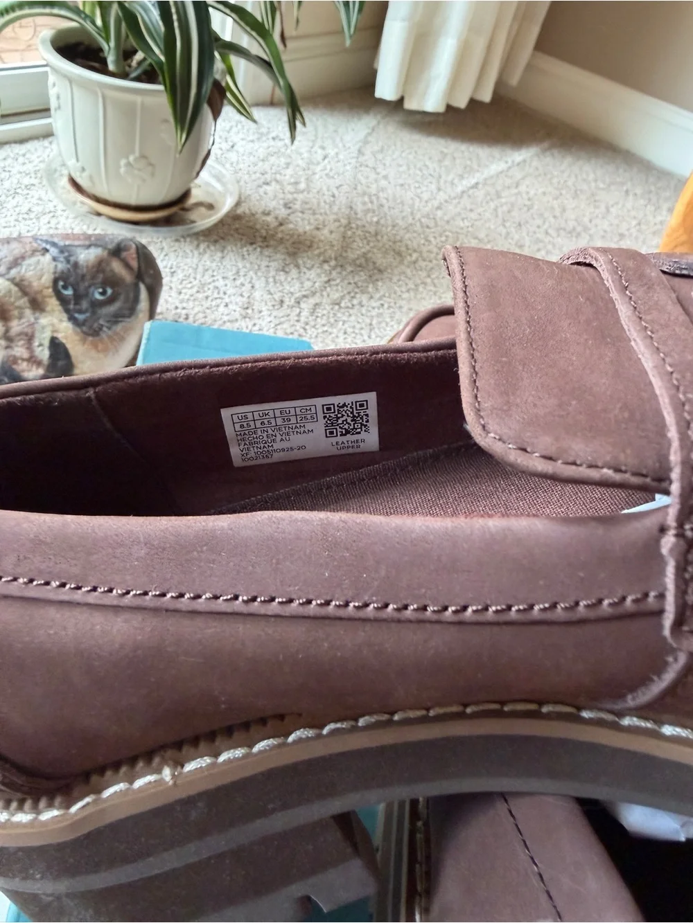 Toms Women's Oak Brown Leather Flats